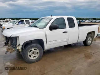 2013 Chevrolet Silverado 1500 LT with VIN 1GCRCSE06DZ306365, listed as a Copart auction lot 54683485 with 203,167 mi miles and Salvage Title. Bid and sale history available at DreamBid. Image 1.