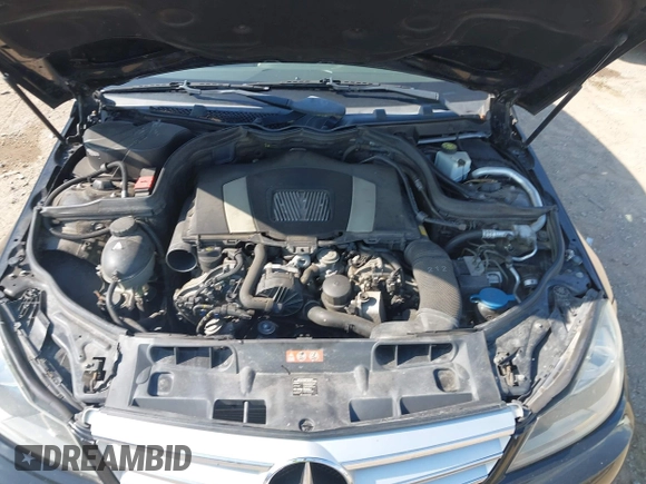 2012 Mercedes-Benz C 300 Sport z VIN WDDGF8BB8CR200253, wystawiony jako IAAI lot #42735797 z przebiegiem 140 277 mil mil oraz . Historia ofert i sprzedaży dostępna na DreamBid. Obrazek 10.