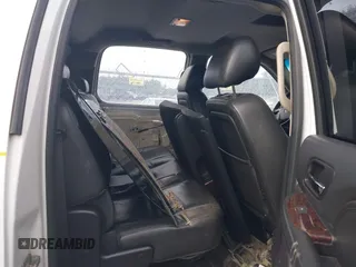 2013 GMC Sierra 2500HD Denali z VIN 1GT125E8XDF238662, wystawiony jako IAAI lot #42253366 z przebiegiem 250 409 mil mil oraz . Historia ofert i sprzedaży dostępna na DreamBid. Obrazek 8.