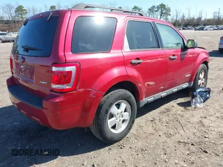 2008 Ford Escape XLT с VIN 1FMCU93128KC67811, выставлен на аукционе IAAI как лот 41994420 с пробегом 128 289 миль миль и . История ставок и продаж доступна на DreamBid. Изображение 4.
