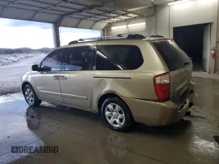 2008 Kia Sedona EX with VIN KNDMB233086202293, listed as a Copart auction lot 86637254 with 185,918 mi miles and Salvage Title. Bid and sale history available at carsss.com. Image 2.