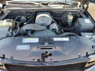 2001 Chevrolet Suburban LT z VIN 3GNFK16T51G104094, wystawiony jako Copart lot #47495315 z przebiegiem 240 554 mil mil oraz Czysty tytuł • Clean title. Historia ofert i sprzedaży dostępna na DreamBid. Obrazek 12.