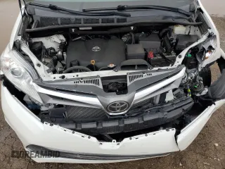 2019 Toyota Sienna XLE with VIN 5TDDZ3DC0KS224611, listed as a Copart auction lot 47667495 with 61,829 mi miles and Salvage Title. Bid and sale history available at carsss.com. Image 13.