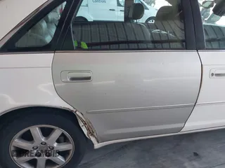 2003 Toyota Avalon XL z VIN 4T1BF28B03U307816, wystawiony jako IAAI lot #42313586 z przebiegiem 199 393 mil mil oraz . Historia ofert i sprzedaży dostępna na DreamBid. Obrazek 6.