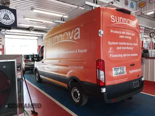 2023 Ford Transit Cargo z VIN 1FTBR1X8XPKC02486, wystawiony jako IAAI lot #42786968 z przebiegiem 7 229 mil mil oraz . Historia ofert i sprzedaży dostępna na DreamBid. Obrazek 20.