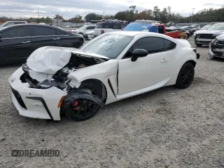 2024 Toyota GR86 Premium with VIN JF1ZNBE15R8760564, listed as a Copart auction lot 41755775 with 2,047 mi miles and Salvage Title. Bid and sale history available at carsss.com. Image 1.