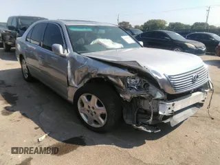 2005 Lexus LS 430 with VIN JTHBN36F955001986, listed as a IAAI auction lot 34319638 with 102,516 mi miles. Bid and sale history available at carsss.com. Image 1.
