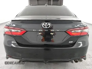 2022 Toyota Camry SE with VIN 4T1T11AK6NU048520, listed as a Copart auction lot 46976195 with 31,898 mi miles and Clean Title. Bid and sale history available at carsss.com. Image 6.