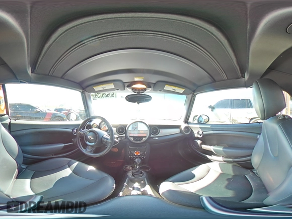 2014 MINI Convertible z VIN WMWZN3C58ET861186, wystawiony jako Copart lot #50585755 z przebiegiem 81 459 mil mil oraz Szkoda całkowita • Salvage title. Historia ofert i sprzedaży dostępna na DreamBid. Obrazek 15.