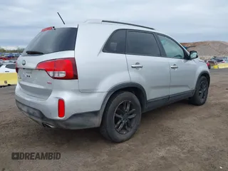 2015 Kia Sorento LX with VIN 5XYKTCA60FG639308, listed as a IAAI auction lot 42037202 with 150,444 mi miles. Bid and sale history available at carsss.com. Image 4.