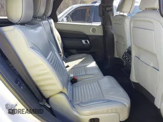 2019 Land Rover Discovery HSE Luxury with VIN SALRT2RK8KA080555, listed as a IAAI auction lot 41833340 with 122,111 mi miles. Bid and sale history available at carsss.com. Image 8.