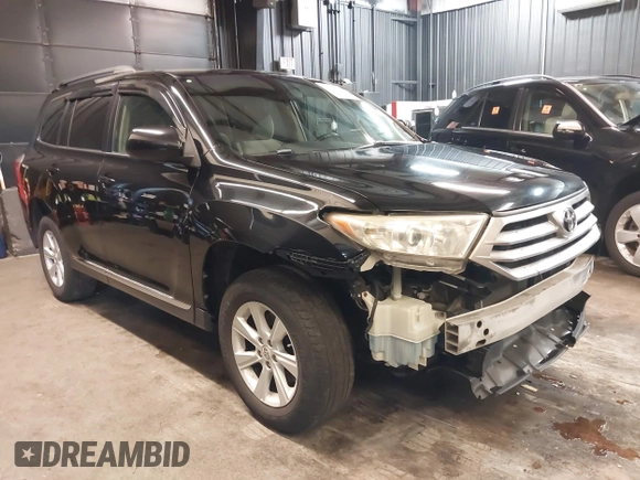 2013 Toyota Highlander with VIN 5TDZA3EH8DS032069, listed as a IAAI auction lot 41795444 with 158,920 mi miles and . Bid and sale history available at DreamBid. Image 6.