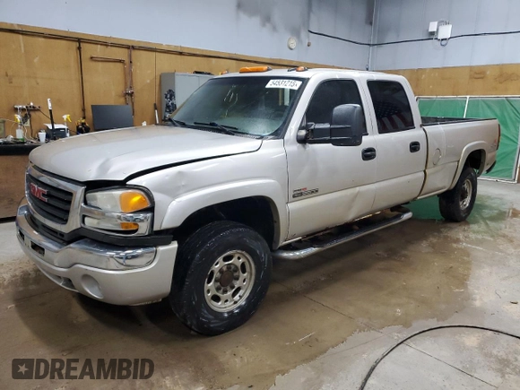 2006 GMC Sierra 3500 DRW SL with VIN 1GTHK33206F119832, listed as a Copart auction lot 54531215 with 366,848 mi miles and Clean Title. Bid and sale history available at DreamBid. Image 1.