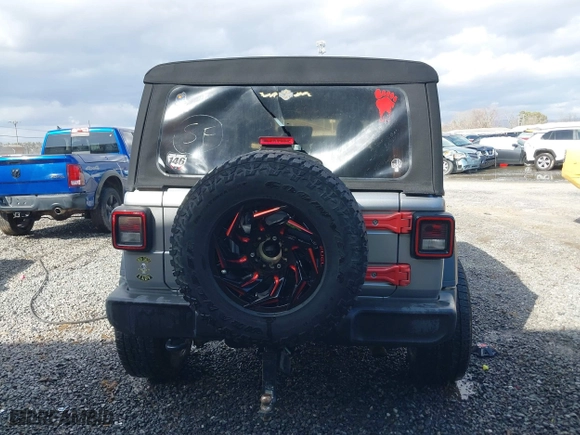 2018 Jeep Wrangler Unlimited Sport S with VIN 1C4HJXDG0JW250952, listed as a IAAI auction lot 41641476 with 117,284 mi miles. Bid and sale history available at carsss.com. Image 16.