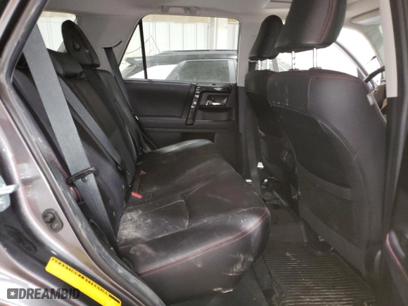 2020 Toyota 4Runner SR5 with VIN JTEBU5JR0L5769530, listed as a Copart auction lot 48219575 with 33,805 mi miles and Salvage Title. Bid and sale history available at carsss.com. Image 11.