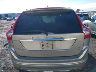 2015 Volvo XC60 T6 Platinum with VIN YV4902RM4F2733932, listed as a IAAI auction lot 41321986 with 103,845 mi miles. Bid and sale history available at carsss.com. Image 17.