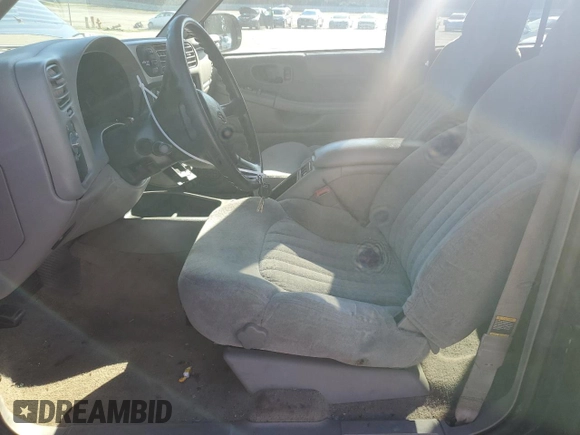 2000 Chevrolet Blazer LT z VIN 1GNDT13W8Y2119632, wystawiony jako Copart lot #47387175 z przebiegiem 140 356 mil mil oraz Szkoda całkowita • Salvage title. Historia ofert i sprzedaży dostępna na DreamBid. Obrazek 7.