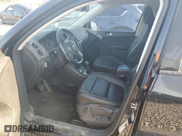 2017 Volkswagen Tiguan S с VIN WVGAV7AX5HK020668, выставлен на аукционе Copart как лот 60418325 с пробегом 141 830 миль миль и Чистый • Clean title. История ставок и продаж доступна на DreamBid. Изображение 7.