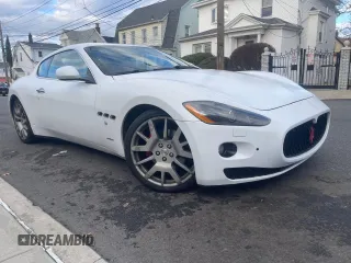 2009 Maserati GranTurismo with VIN ZAMGJ45A690043450, listed as a Copart auction lot 42032305 with 51,080 mi miles and Clean Title. Bid and sale history available at carsss.com. Image 1.