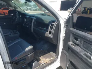2022 Ram 1500 Tradesman z VIN 1C6RR6FG5NS154825, wystawiony jako IAAI lot #42316379 z przebiegiem 75 347 mil mil oraz . Historia ofert i sprzedaży dostępna na DreamBid. Obrazek 5.