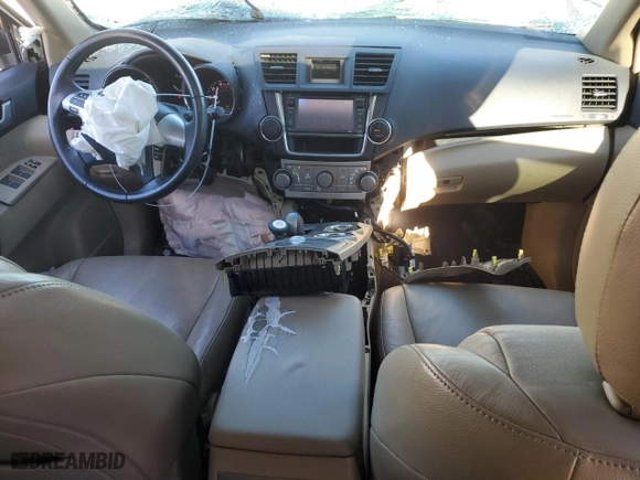 2013 Toyota Highlander with VIN 5TDZK3EH3DS122842, listed as a Copart auction lot 43451885 with 180,835 mi miles and Non Repairable. Bid and sale history available at carsss.com. Image 8.