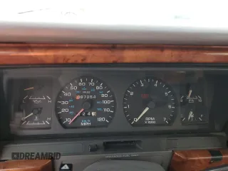 1994 Chrysler LeBaron z VIN 3C3AA563XRT225465, wystawiony jako Copart lot #78666144 z przebiegiem 87 254 mil mil oraz Tytuł czysty. Historia ofert i sprzedaży dostępna na DreamBid. Obrazek 9.