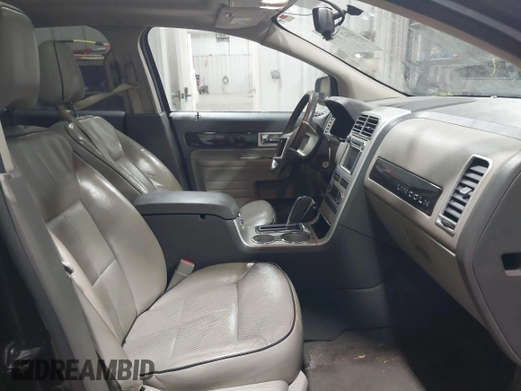 2008 Lincoln MKX with VIN 2LMDU68CX8BJ32572, listed as a IAAI auction lot 41271037 with 1 mi miles. Bid and sale history available at carsss.com. Image 5.