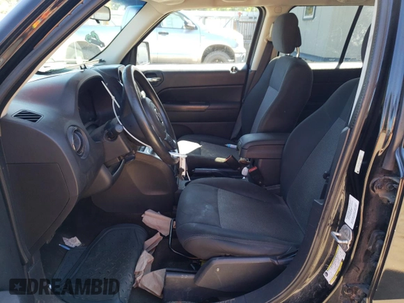 2014 Jeep Patriot Sport with VIN 1C4NJPBA7ED585483, listed as a Copart auction lot 68927324 with 204,218 mi miles and Salvage title. Bid and sale history available at DreamBid. Image 7.