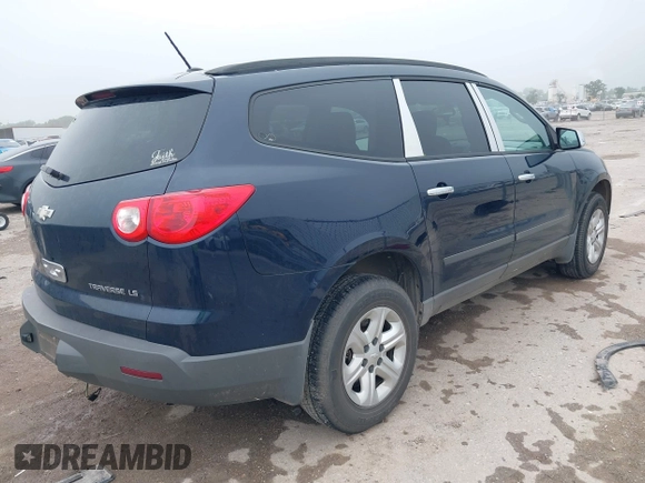 2012 Chevrolet Traverse LS z VIN 1GNKRFED1CJ327462, wystawiony jako IAAI lot #42161742 z przebiegiem 231 729 mil mil oraz . Historia ofert i sprzedaży dostępna na DreamBid. Obrazek 4.