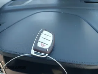 2017 Hyundai Sonata Sport z VIN 5NPE34AF2HH548393, wystawiony jako IAAI lot #41066745 z przebiegiem 105 818 mil mil oraz . Historia ofert i sprzedaży dostępna na DreamBid. Obrazek 11.