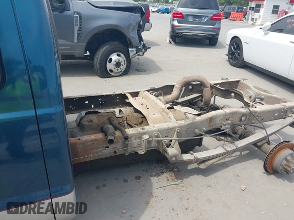 2000 Ford F-250 XL with VIN 1FTNX20F0YED11234, listed as a IAAI auction lot 42059492 with 18,500 mi miles and . Bid and sale history available at DreamBid. Image 11.