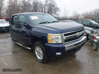 2010 Chevrolet Silverado 1500 LT with VIN 3GCRKSE31AG224178, listed as a IAAI auction lot 41448004 with 163,933 mi miles. Bid and sale history available at carsss.com. Image 1.