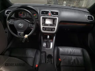 2012 Volkswagen Eos Lux with VIN WVWFW7AH8CV000549, listed as a Copart auction lot 81134064 with 47,432 mi miles and Salvage Title. Bid and sale history available at DreamBid. Image 8.