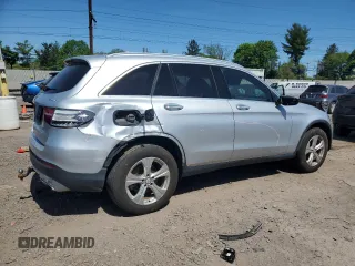 2017 Mercedes-Benz GLC 300 z VIN WDC0G4KB2HF137168, wystawiony jako Copart lot #55024945 z przebiegiem 113 955 mil mil oraz Szkoda całkowita • Salvage title. Historia ofert i sprzedaży dostępna na DreamBid. Obrazek 3.