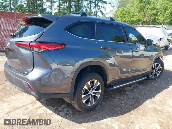 2023 Toyota Highlander L z VIN 5TDKDRAH2PS045857, wystawiony jako IAAI lot #41988866 z przebiegiem Nie podano mil oraz . Historia ofert i sprzedaży dostępna na DreamBid. Obrazek 4.