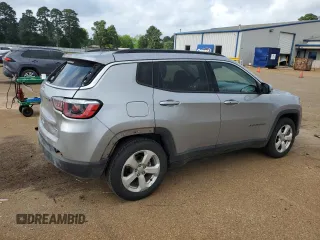 2019 Jeep Compass Altitude z VIN 3C4NJCBBXKT652245, wystawiony jako Copart lot #54715085 z przebiegiem 137 321 mil mil oraz Szkoda całkowita • Salvage title. Historia ofert i sprzedaży dostępna na DreamBid. Obrazek 3.