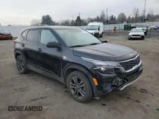 2021 Kia Seltos LX with VIN KNDEPCAA3M7094589, listed as a Copart auction lot 43071275 with 51,213 mi miles and Salvage Title. Bid and sale history available at carsss.com. Image 4.