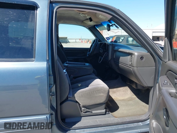 2007 Chevrolet Silverado 1500 LS with VIN 2GCEC13V771133752, listed as a IAAI auction lot 41767688 with 253,845 mi miles and . Bid and sale history available at DreamBid. Image 5.