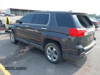 2013 GMC Terrain SLT z VIN 2GKFLWE31D6120642, wystawiony jako IAAI lot #42409573 z przebiegiem 148 224 mil mil oraz . Historia ofert i sprzedaży dostępna na DreamBid. Obrazek 3.