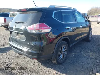 2015 Nissan Rogue SV z VIN 5N1AT2MV5FC909139, wystawiony jako IAAI lot #42085769 z przebiegiem 94 030 mil mil oraz . Historia ofert i sprzedaży dostępna na DreamBid. Obrazek 4.