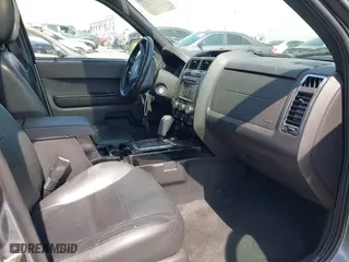 2008 Ford Escape Limited with VIN 1FMCU04188KE20184, listed as a IAAI auction lot 41809075 with 158,116 mi miles. Bid and sale history available at carsss.com. Image 5.