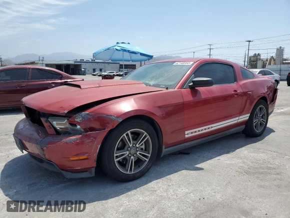 2012 Ford Mustang Premium z VIN 1ZVBP8AM4C5284032, wystawiony jako Copart lot #62140355 z przebiegiem 176 640 mil mil oraz Szkoda całkowita • Salvage title. Historia ofert i sprzedaży dostępna na DreamBid. Obrazek 1.