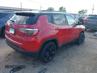 2021 Jeep Compass Latitude z VIN 3C4NJDBB5MT603608, wystawiony jako IAAI lot #40036775 z przebiegiem 61 257 mil mil oraz . Historia ofert i sprzedaży dostępna na DreamBid. Obrazek 4.