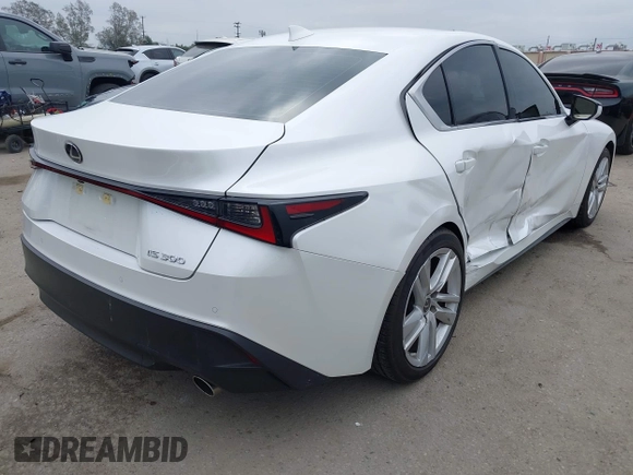 2021 Lexus IS 300 z VIN JTHCA1D27M5115858, wystawiony jako IAAI lot #42131418 z przebiegiem 17 069 mil mil oraz . Historia ofert i sprzedaży dostępna na DreamBid. Obrazek 4.