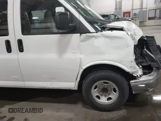 2014 Chevrolet Express Passenger LT with VIN 1GAZG1FG9E1127529, listed as a IAAI auction lot 42151349 with 192,333 mi miles and . Bid and sale history available at DreamBid. Image 18.