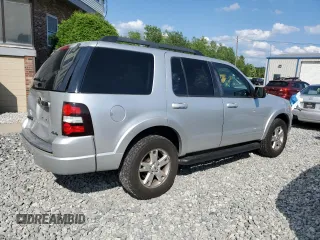 2010 Ford Explorer XLT z VIN 1FMEU7DE2AUA82828, wystawiony jako Copart lot #60664435 z przebiegiem 118 715 mil mil oraz Czysty tytuł • Clean title. Historia ofert i sprzedaży dostępna na DreamBid. Obrazek 3.