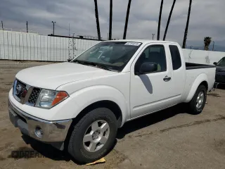 2006 Nissan Frontier SE z VIN 1N6AD06U06C443661, wystawiony jako Copart lot #52764075 z przebiegiem 100 737 mil mil oraz Szkoda całkowita • Salvage title. Historia ofert i sprzedaży dostępna na DreamBid. Obrazek 1.
