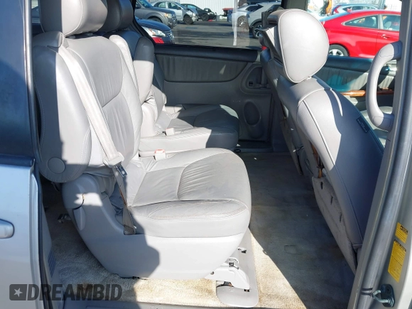 2006 Toyota Sienna XLE with VIN 5TDZA22C06S509177, listed as a IAAI auction lot 41033240 with 163,323 mi miles. Bid and sale history available at carsss.com. Image 8.