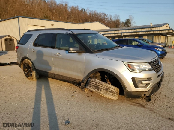 2017 Ford Explorer XLT with VIN 1FM5K8D87HGD83285, listed as a Copart auction lot 49115605 with 100,870 mi miles and Salvage Title. Bid and sale history available at carsss.com. Image 4.