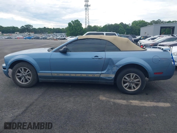 2005 Ford Mustang Deluxe with VIN 1ZVHT84N355253948, listed as a IAAI auction lot 42184141 with 182,119 mi miles and . Bid and sale history available at DreamBid. Image 14.